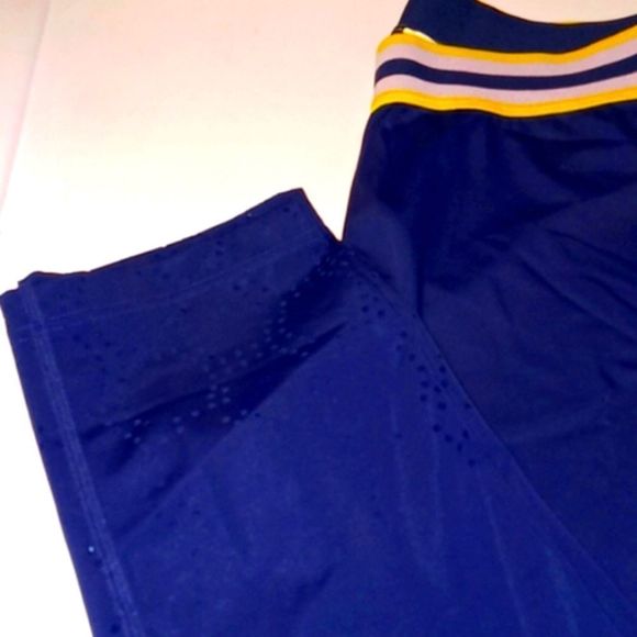 USAPRO NAVY CAPRI LEGGINGS WITH BOTTOM LAZER CUT DESIGN - Picture 2 of 5